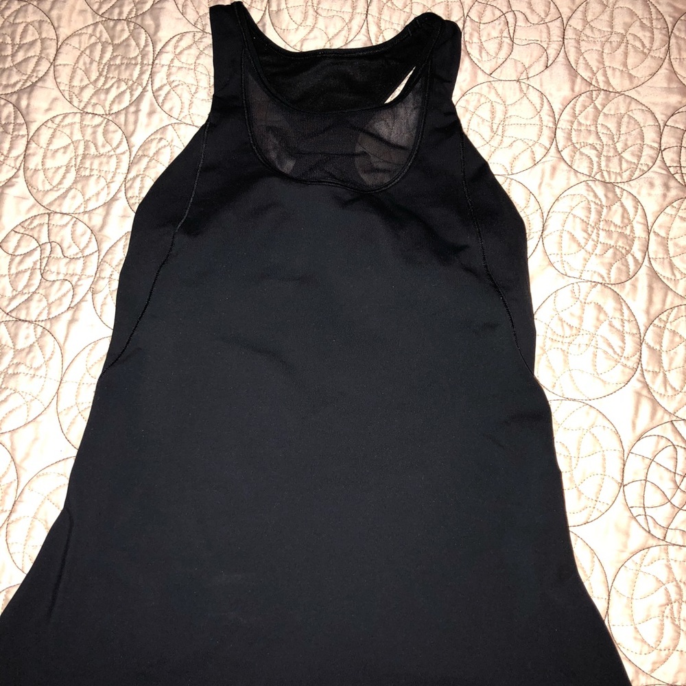 Lululemon athletic top. Mesh & built in bra